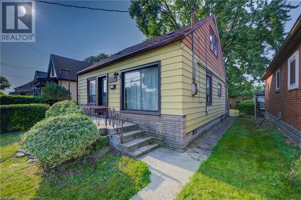 220 Mcanulty BoulevardHamilton, Ontario  L8H 3J1 - Photo 6 - 40685070