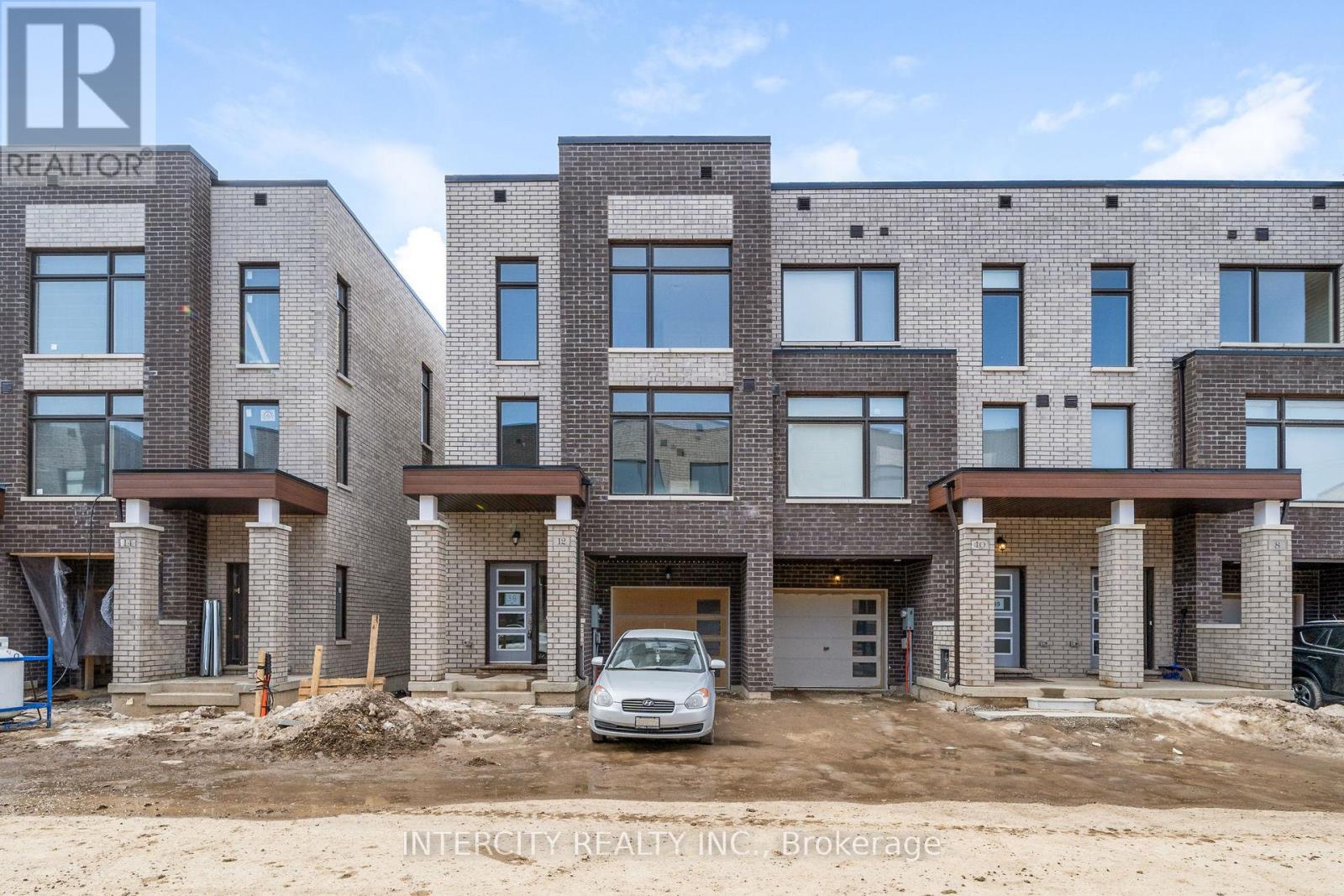 Property at 12 QUEENPOST DRIVE image 1