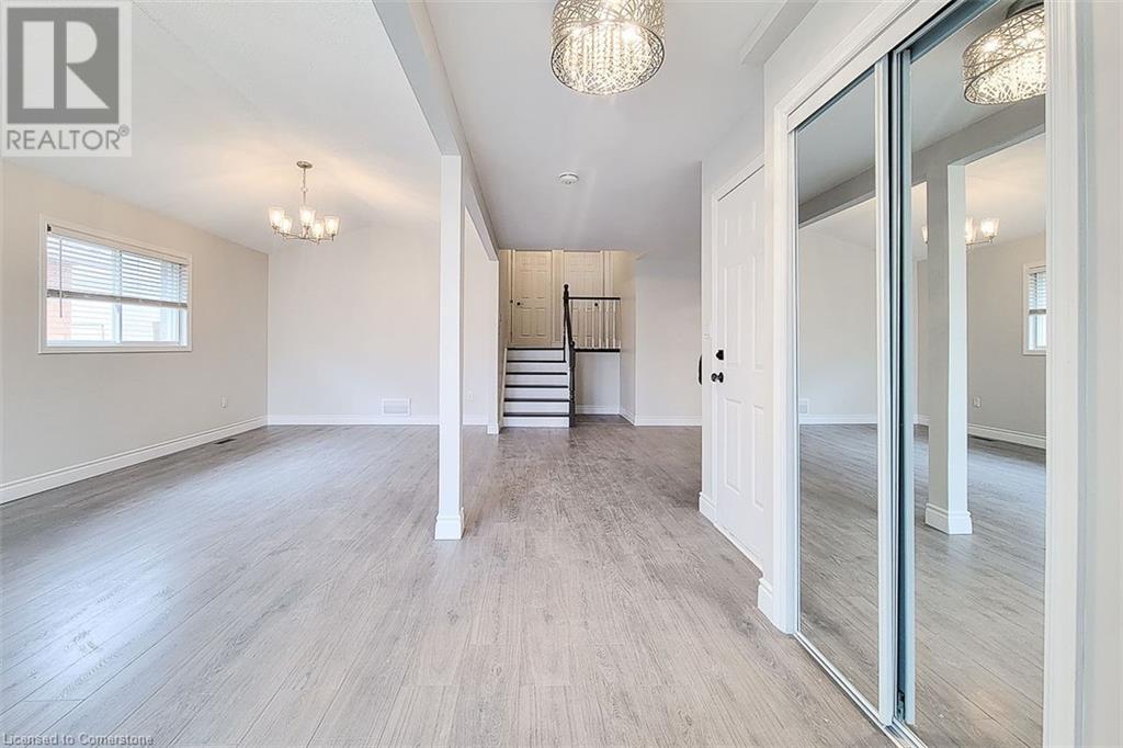 1654 Upper Wellington Street Unit# Upper, Hamilton, Ontario  L9B 2C2 - Photo 11 - 40685129