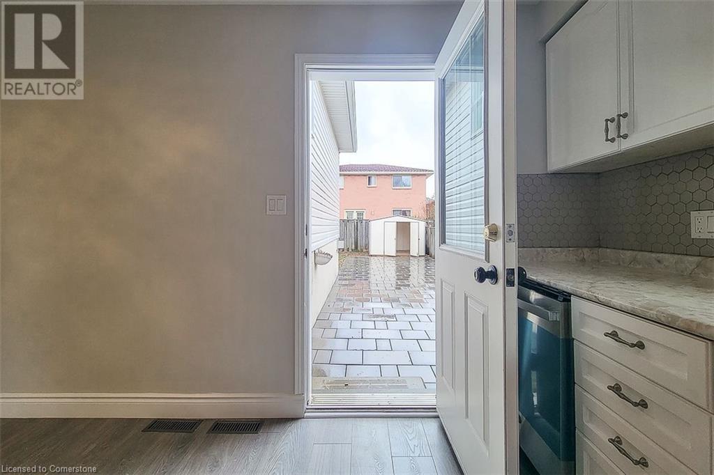 1654 Upper Wellington Street Unit# Upper, Hamilton, Ontario  L9B 2C2 - Photo 17 - 40685129