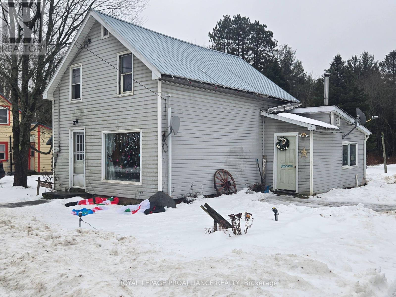 16 Glastonbury Road, Addington Highlands, Ontario  K0H 2G0 - Photo 1 - X11891819