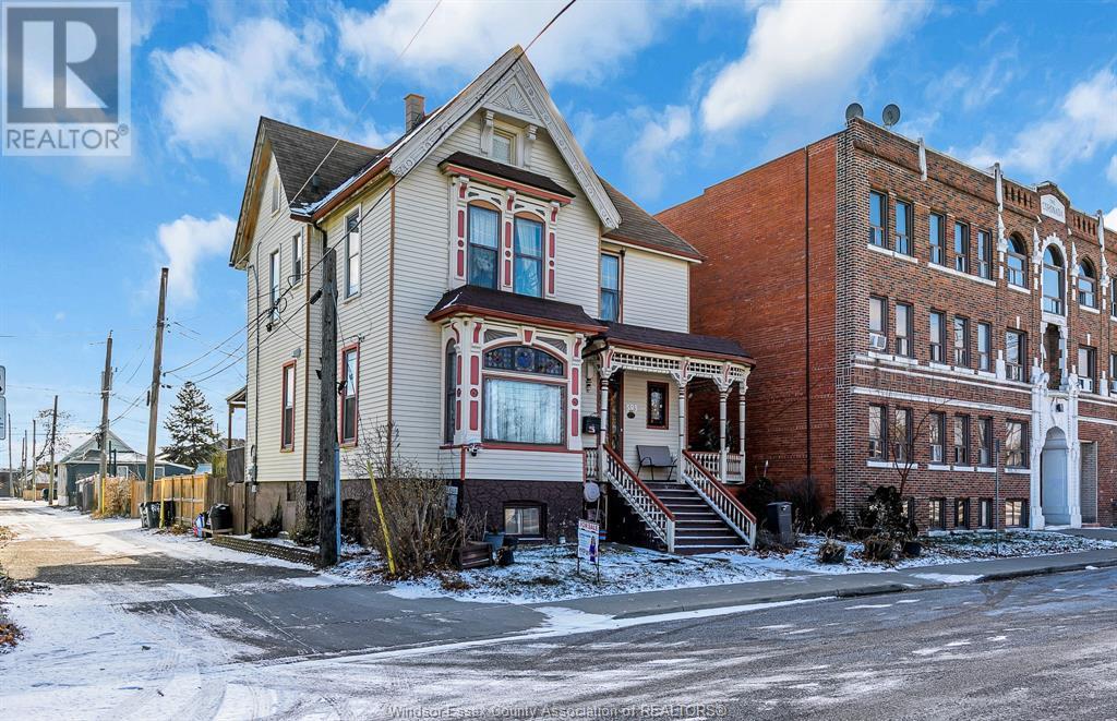 Property at 595 CATARAQUI image 3