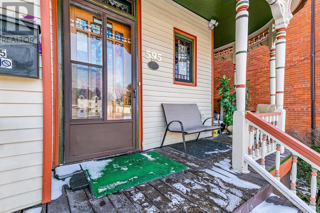 Property at 595 CATARAQUI image 4