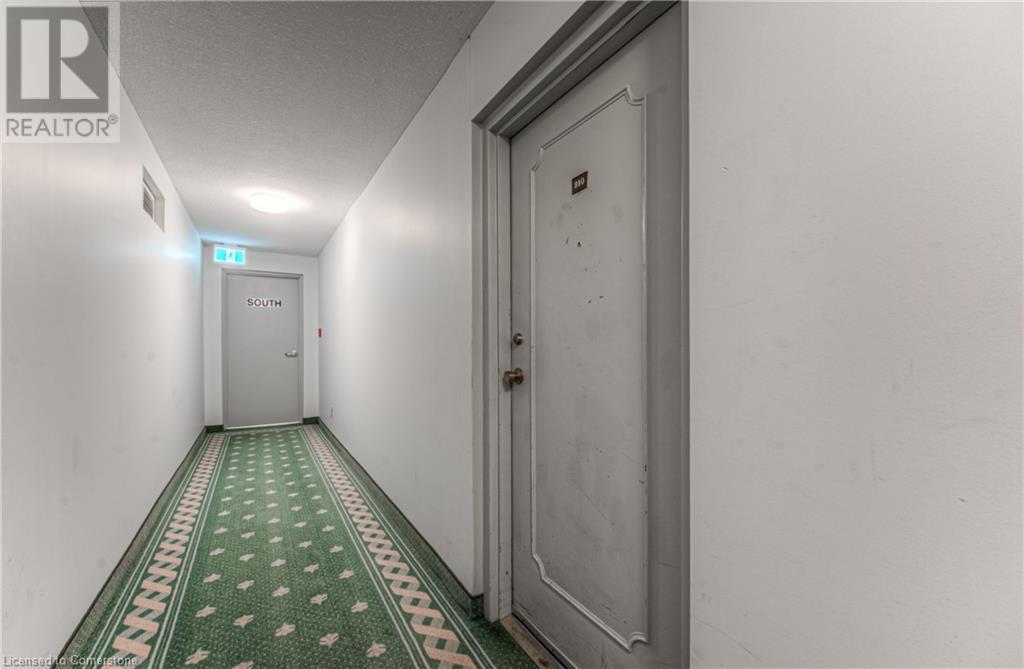 225 Harvard Place Unit# 810Waterloo, Ontario  N2J 4H4 - Photo 9 - 40685154