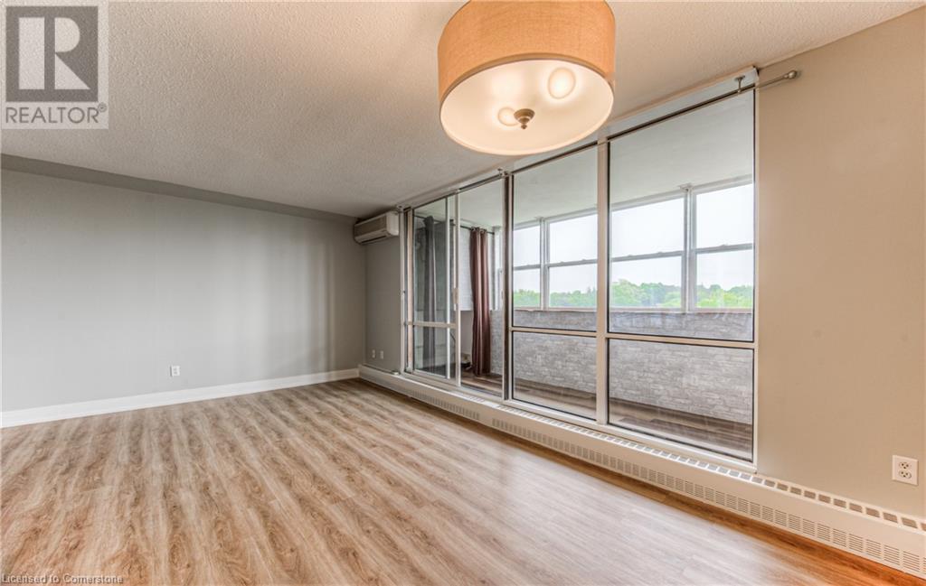 225 Harvard Place Unit# 810Waterloo, Ontario  N2J 4H4 - Photo 14 - 40685154