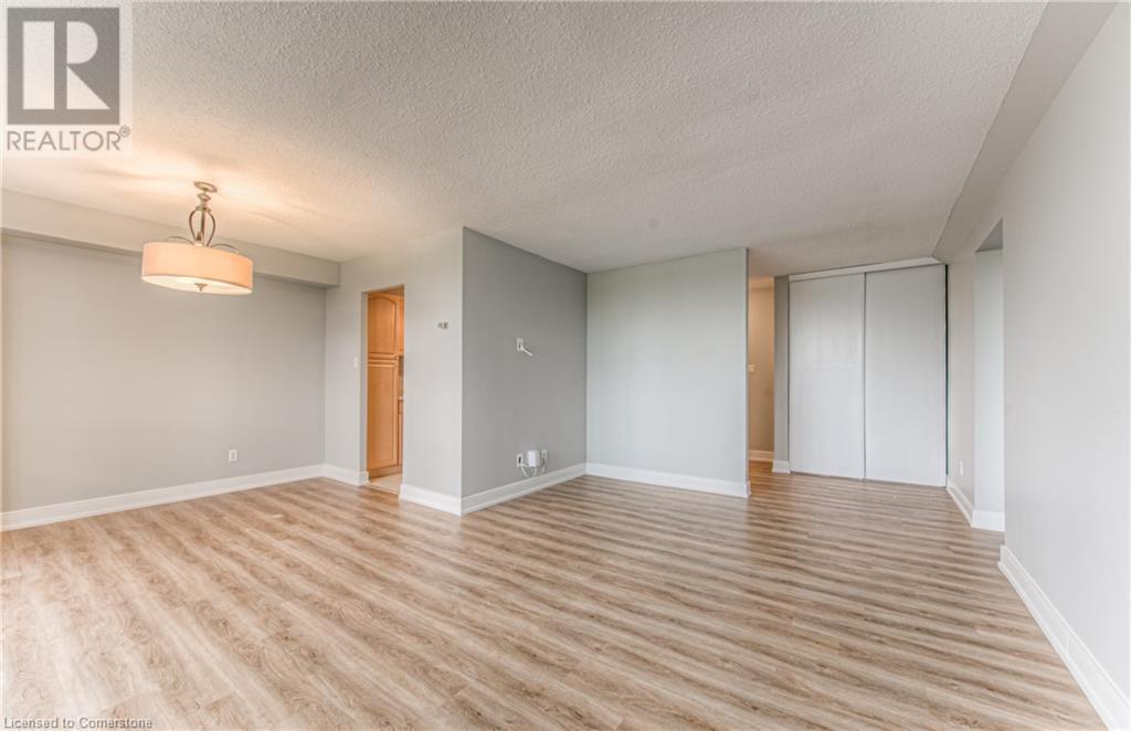 225 Harvard Place Unit# 810Waterloo, Ontario  N2J 4H4 - Photo 11 - 40685154