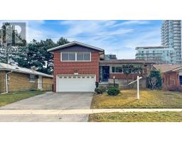 17 Clayland Drive, Toronto (Parkwoods-Donalda), Ca