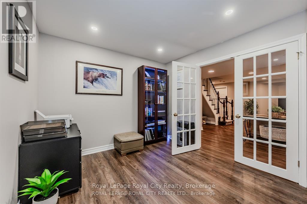 586 Eastgate Walk, Waterloo, Ontario  N2K 2W2 - Photo 36 - X11891953