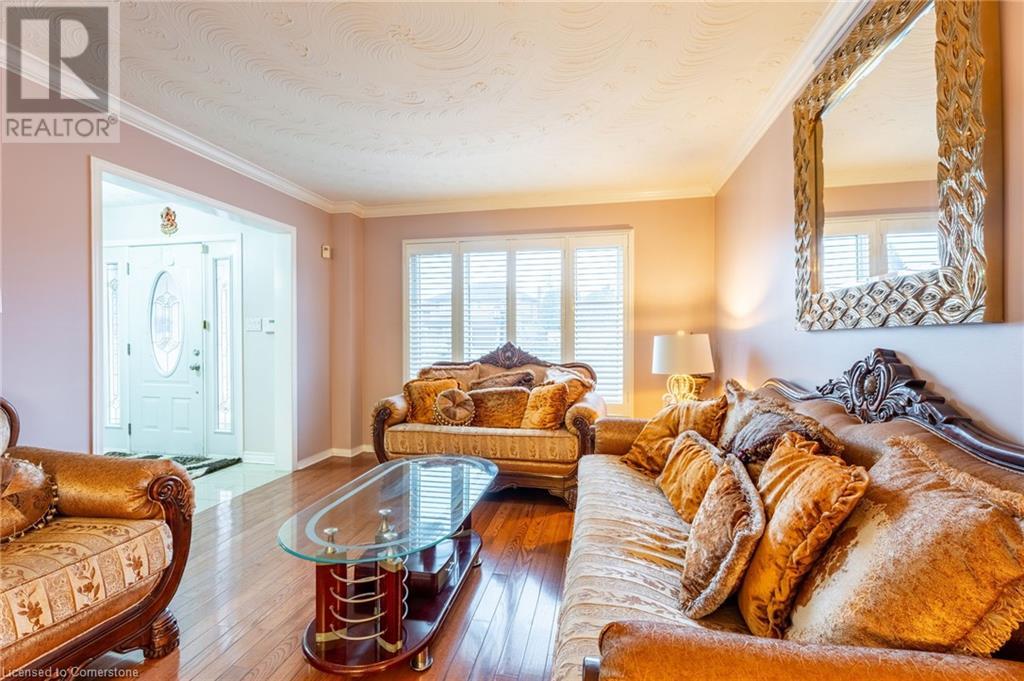 7 Grandoaks Drive, Hamilton, Ontario  L8V 5A9 - Photo 8 - 40685065