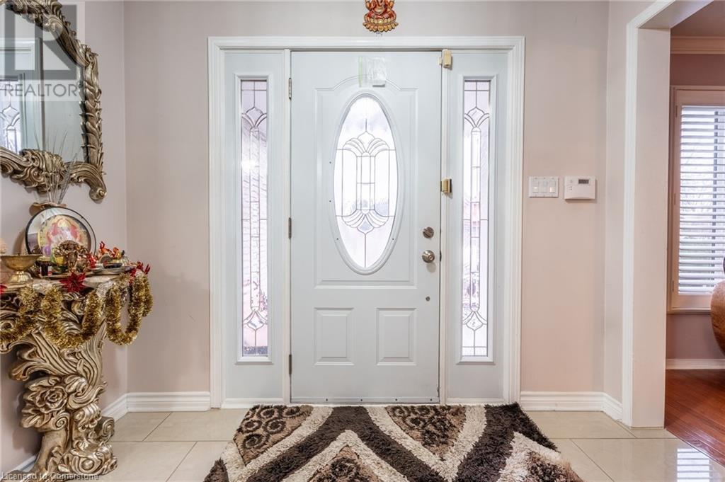 7 Grandoaks Drive, Hamilton, Ontario  L8V 5A9 - Photo 4 - 40685065