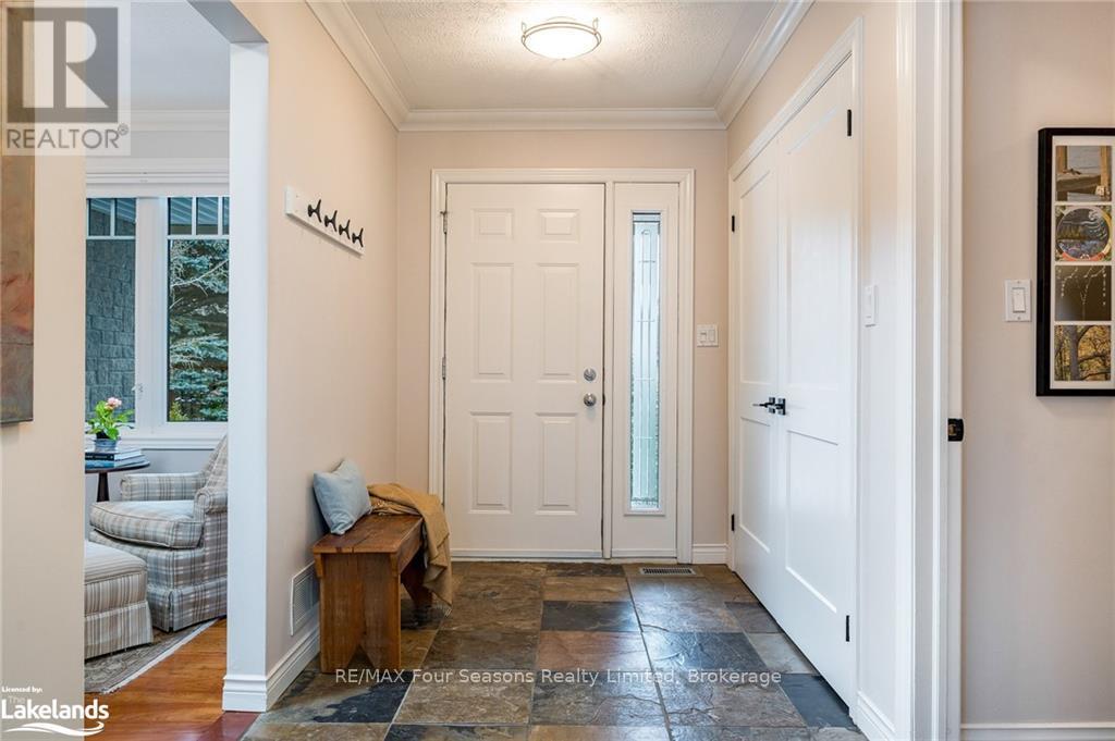 110 Scotts Court, Blue Mountains, Ontario  N0H 1J0 - Photo 8 - X10440252