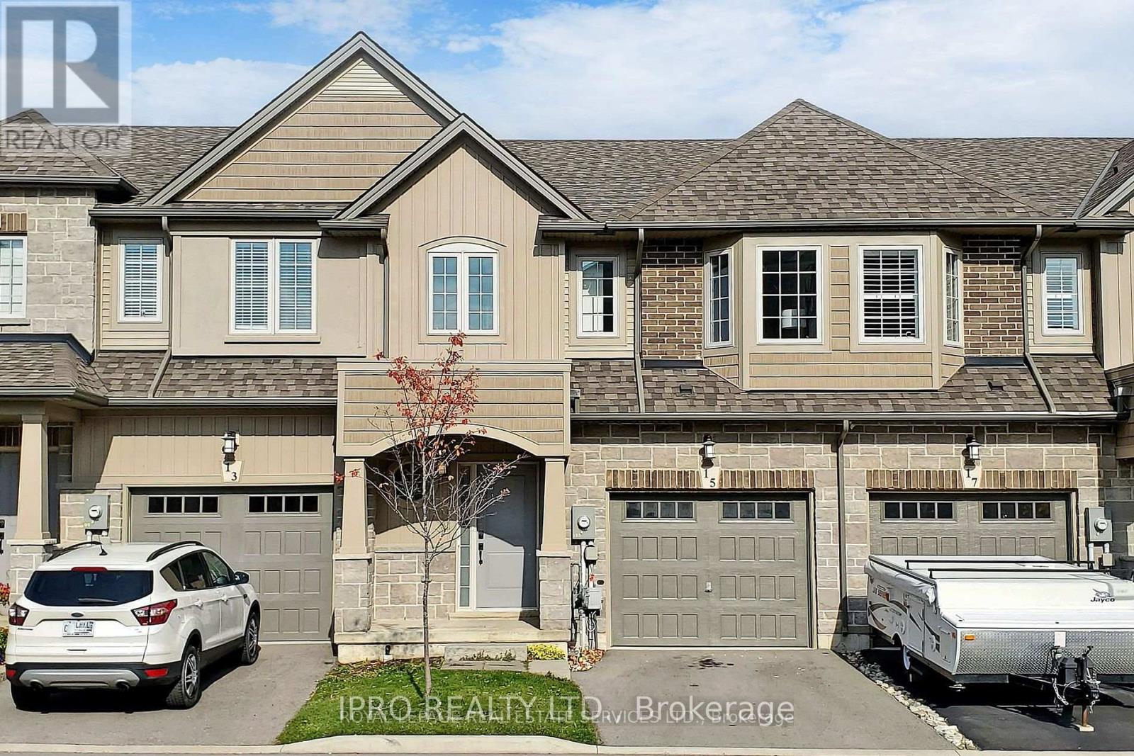 15 DRESSER LANE, Hamilton, Ontario