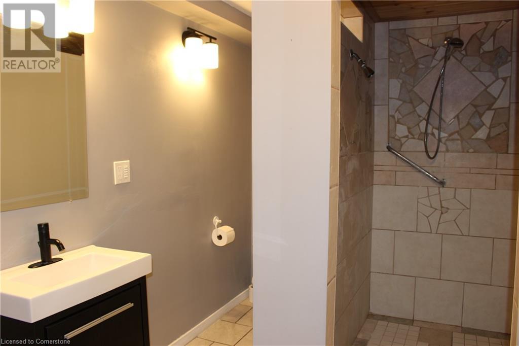 12 Bechtel Street Unit# B, Cambridge, Ontario  N3C 1Z6 - Photo 5 - 40684870