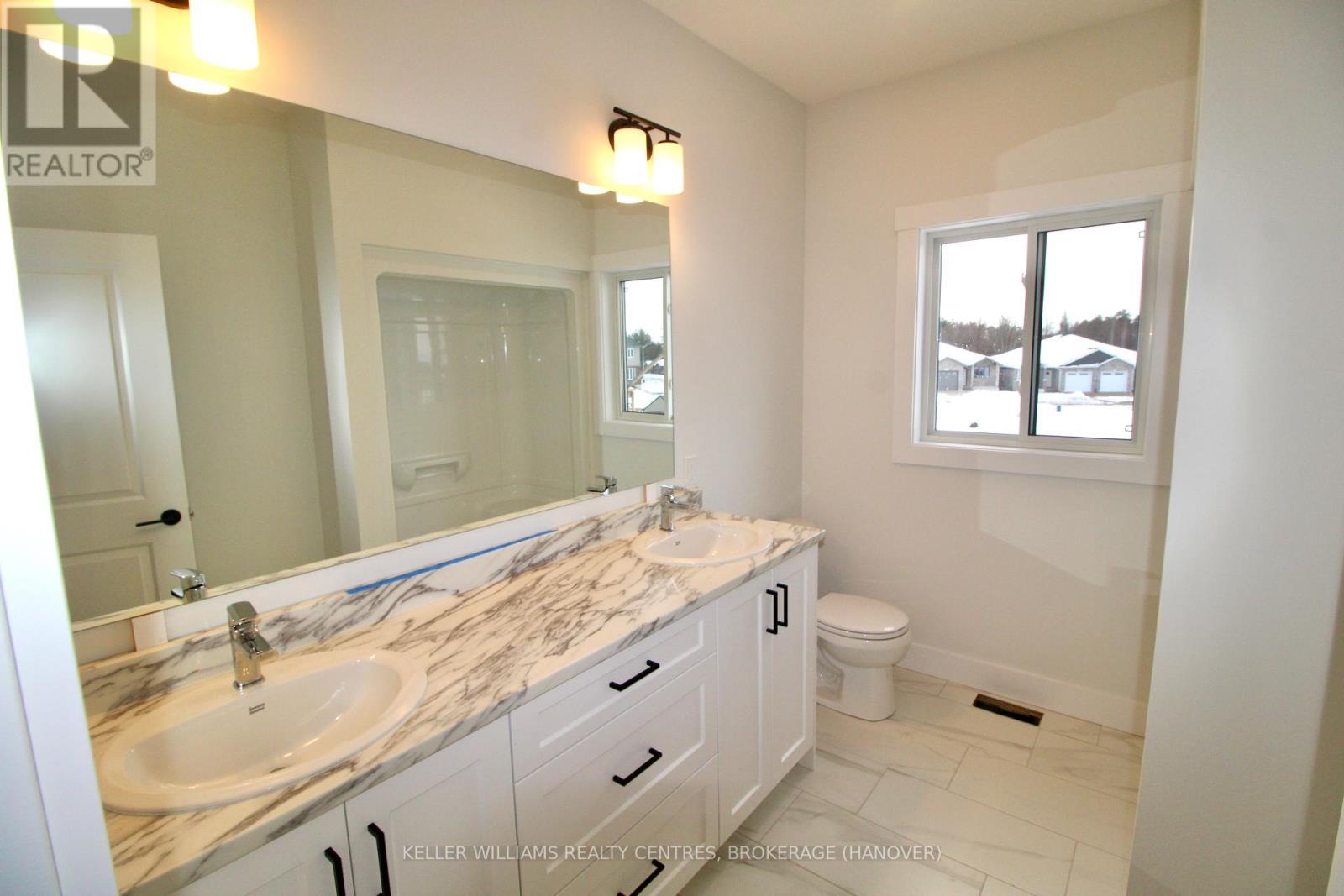 624 26th Avenue, Hanover, Ontario  N4N 3B8 - Photo 9 - X10848124