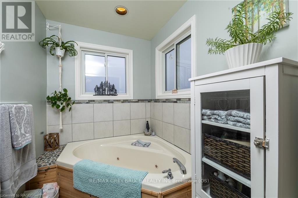 120 Havelock Street, Georgian Bluffs, Ontario  N0H 2T0 - Photo 28 - X10846870