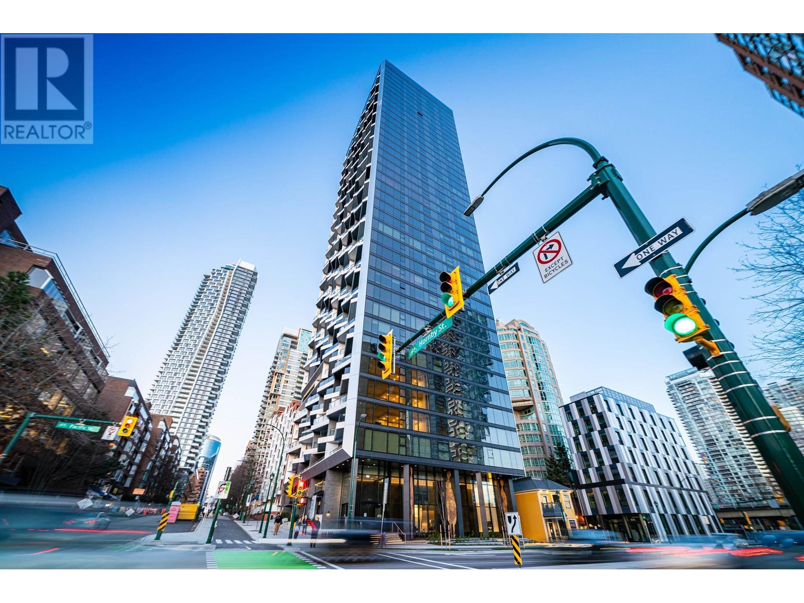 Listing Picture 6 of 38 : 2605 889 PACIFIC STREET, Vancouver / 溫哥華 - 魯藝地產 Yvonne Lu Group - MLS Medallion Club Member