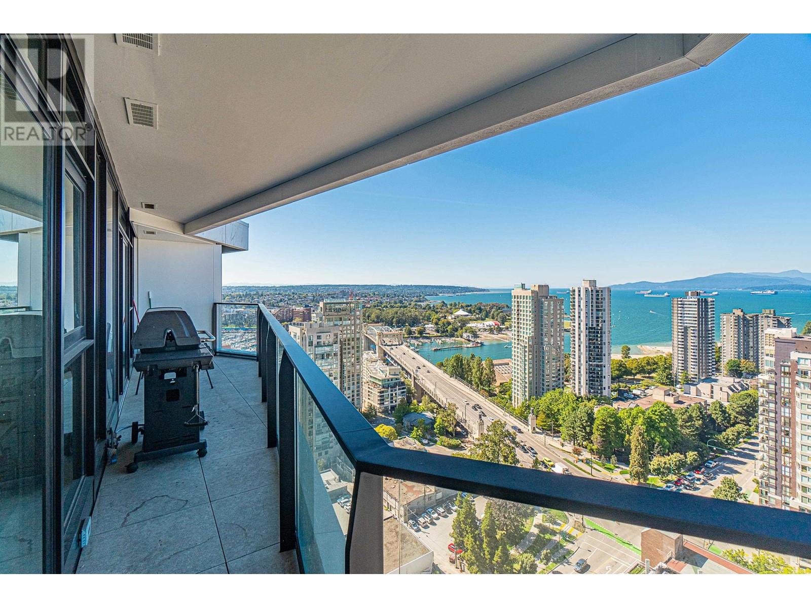 Listing Picture 2 of 38 : 2605 889 PACIFIC STREET, Vancouver / 溫哥華 - 魯藝地產 Yvonne Lu Group - MLS Medallion Club Member