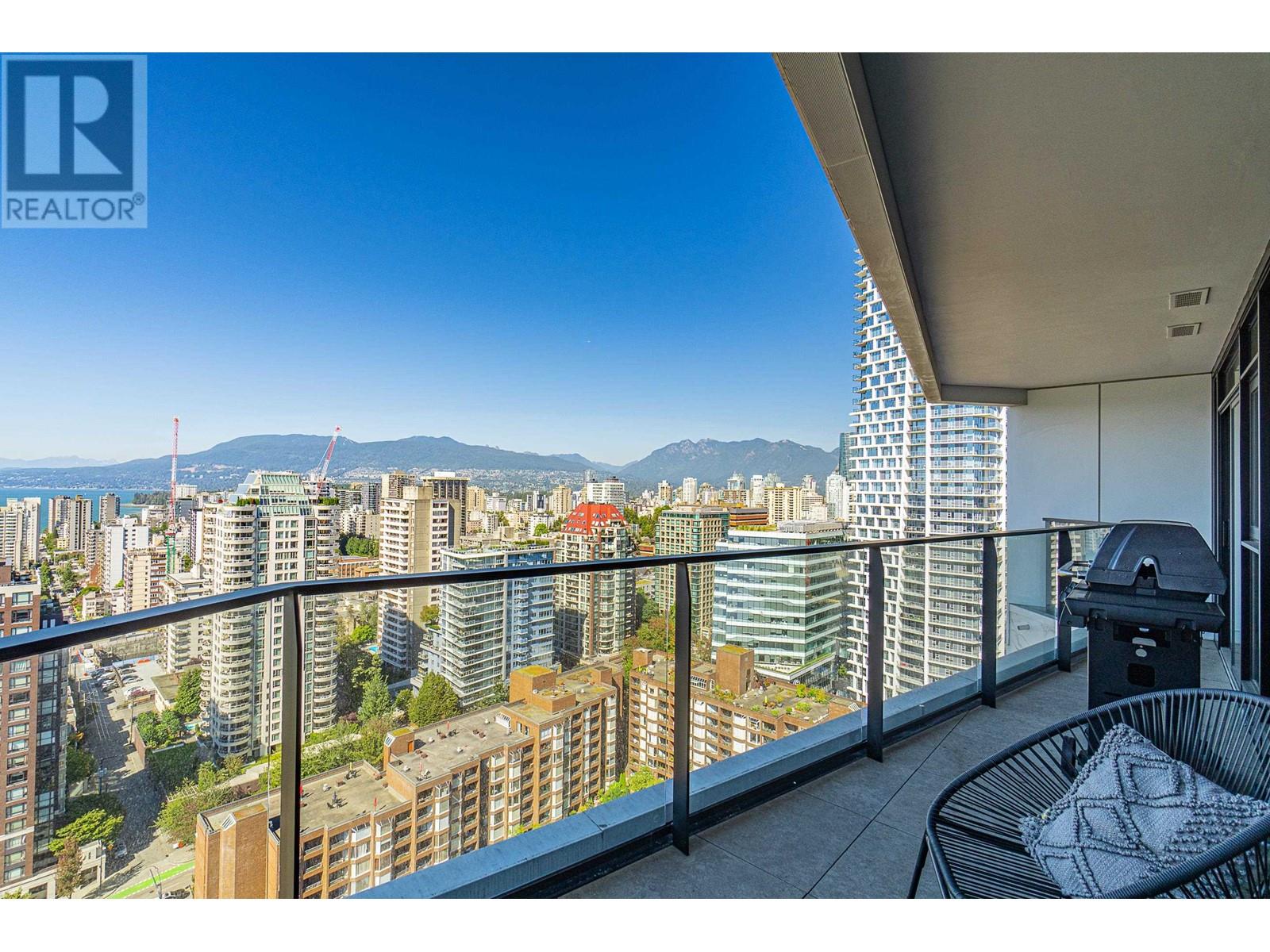 Listing Picture 3 of 38 : 2605 889 PACIFIC STREET, Vancouver / 溫哥華 - 魯藝地產 Yvonne Lu Group - MLS Medallion Club Member