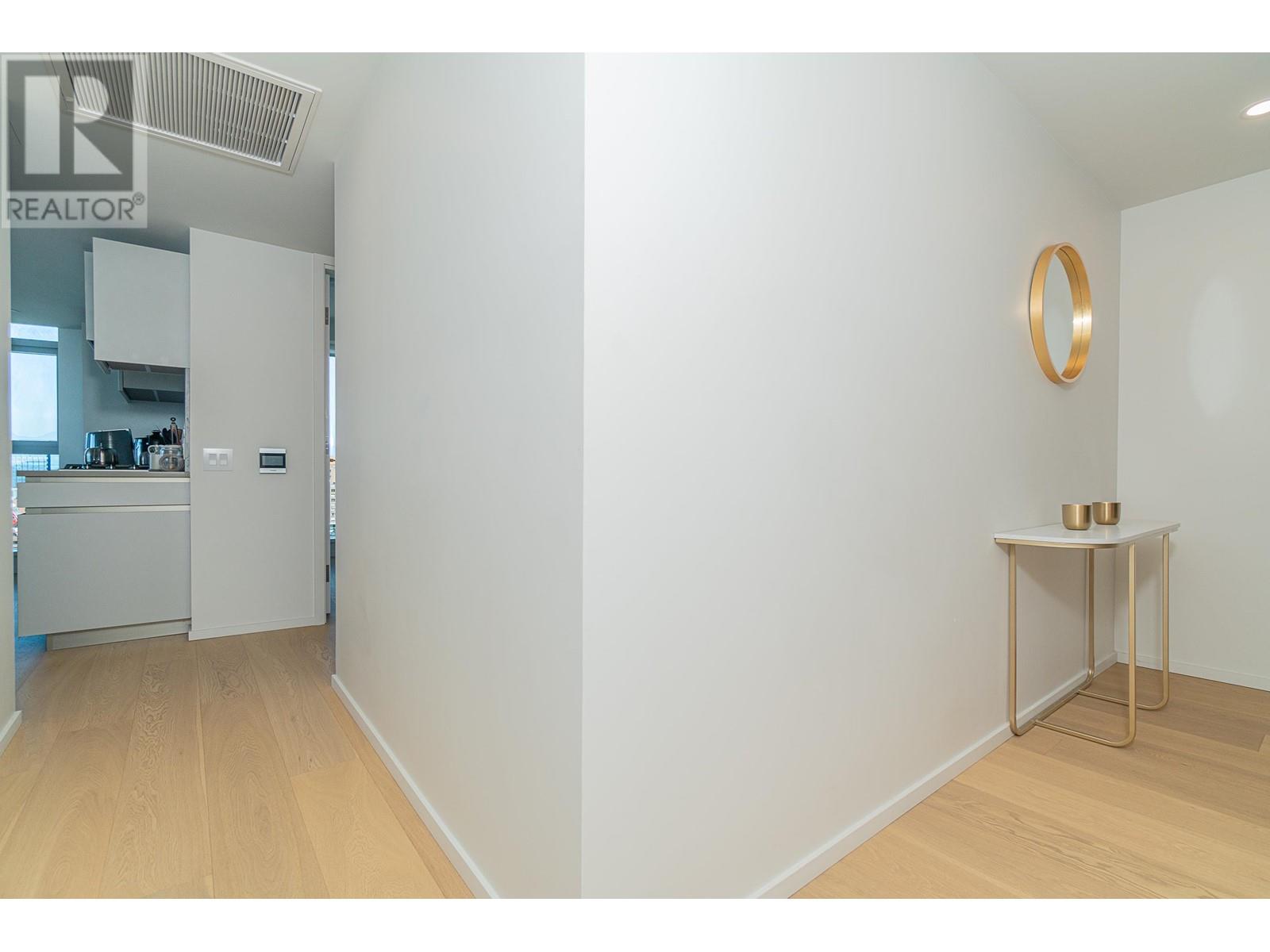 Listing Picture 10 of 38 : 2605 889 PACIFIC STREET, Vancouver / 溫哥華 - 魯藝地產 Yvonne Lu Group - MLS Medallion Club Member