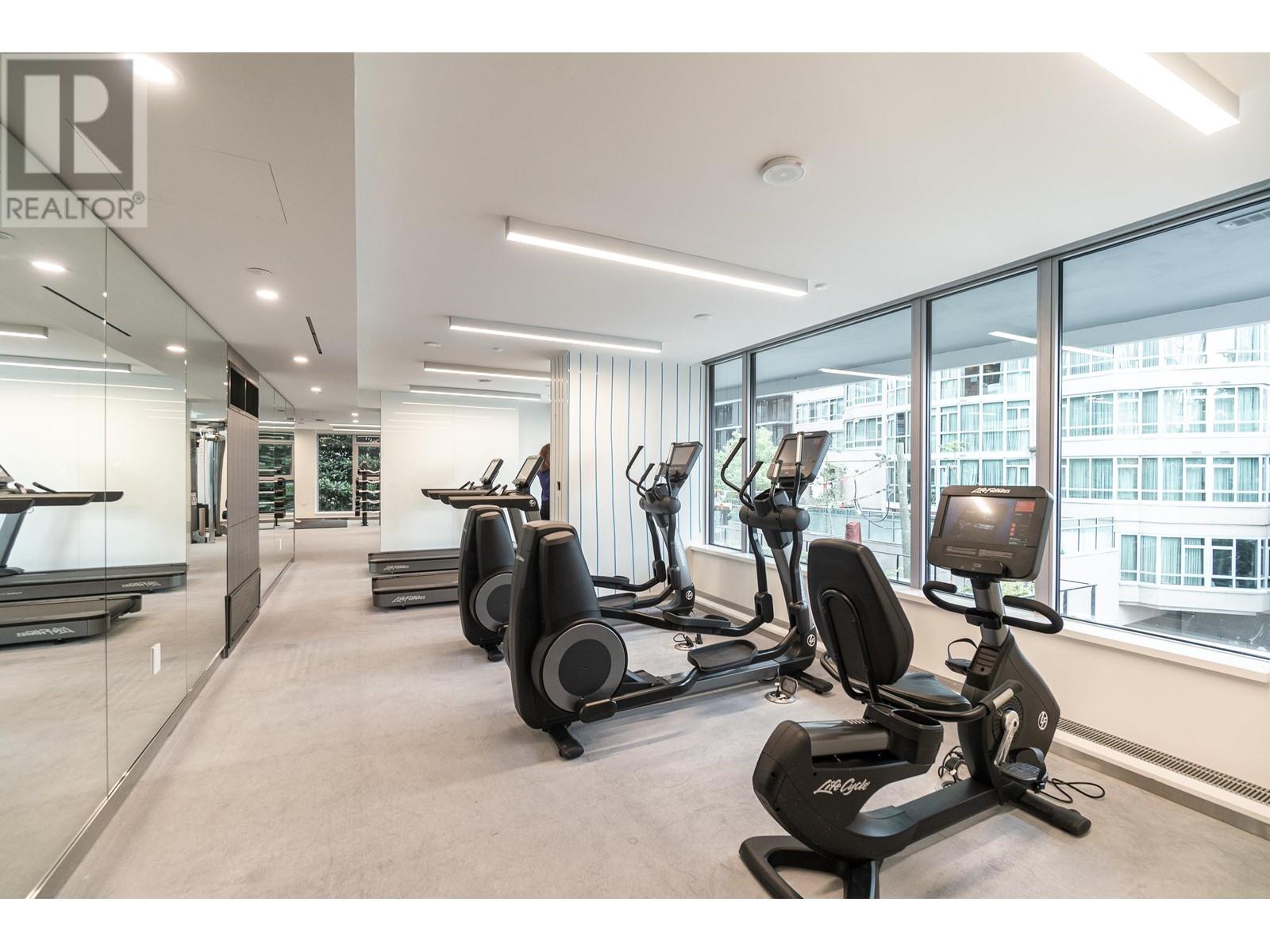 Listing Picture 34 of 38 : 2605 889 PACIFIC STREET, Vancouver / 溫哥華 - 魯藝地產 Yvonne Lu Group - MLS Medallion Club Member