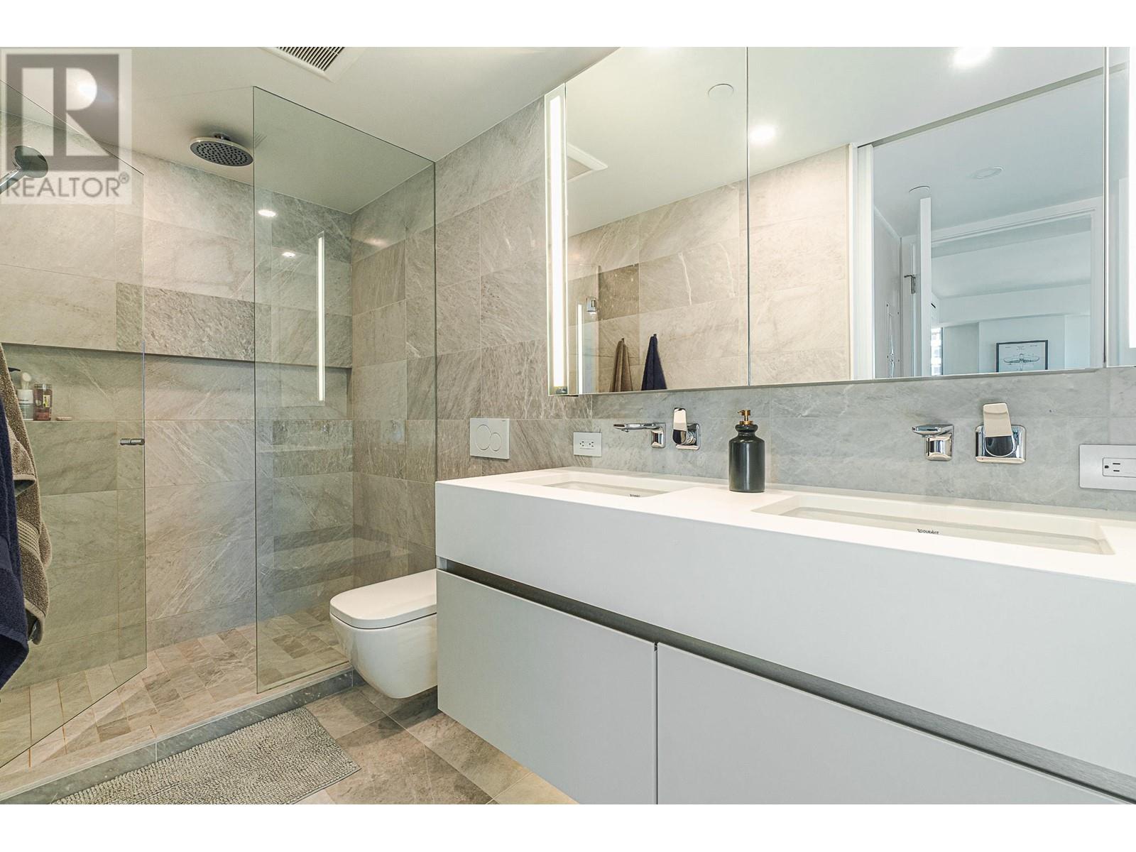 Listing Picture 26 of 38 : 2605 889 PACIFIC STREET, Vancouver / 溫哥華 - 魯藝地產 Yvonne Lu Group - MLS Medallion Club Member