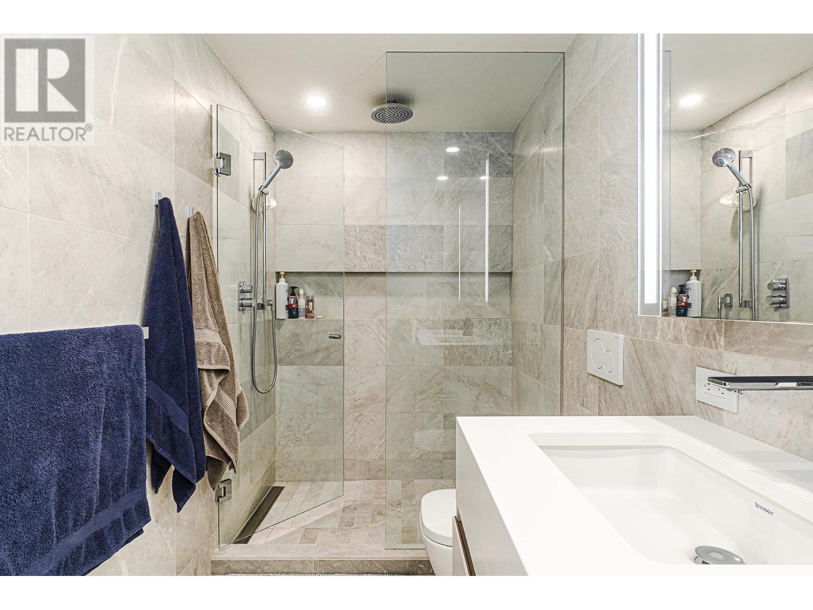 Listing Picture 27 of 38 : 2605 889 PACIFIC STREET, Vancouver / 溫哥華 - 魯藝地產 Yvonne Lu Group - MLS Medallion Club Member