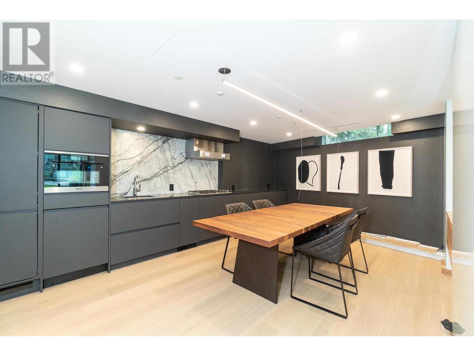 Listing Picture 37 of 38 : 2605 889 PACIFIC STREET, Vancouver / 溫哥華 - 魯藝地產 Yvonne Lu Group - MLS Medallion Club Member