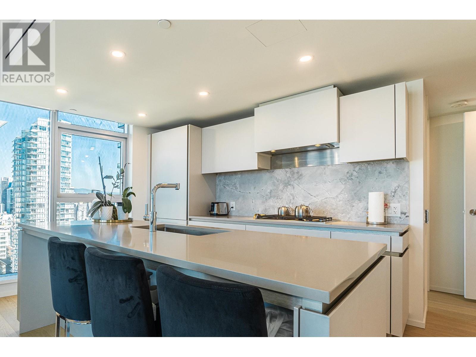 Listing Picture 18 of 38 : 2605 889 PACIFIC STREET, Vancouver / 溫哥華 - 魯藝地產 Yvonne Lu Group - MLS Medallion Club Member