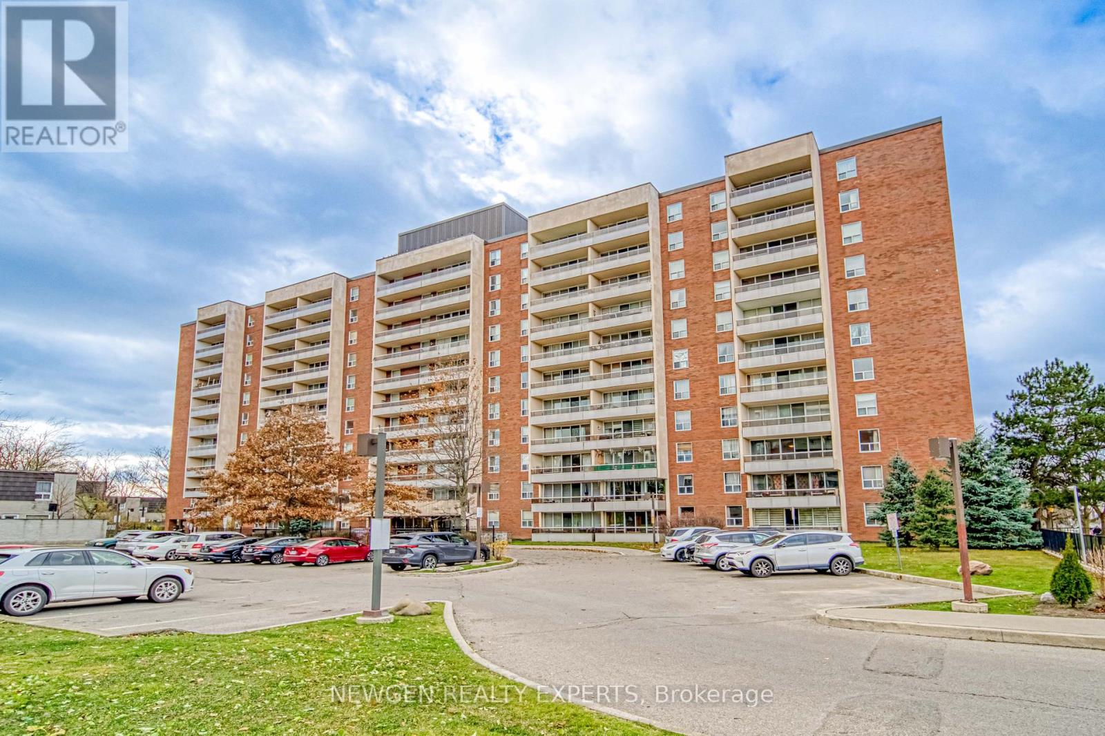 913 - 25 Four Winds Drive, Toronto, Ontario  M3J 1K8 - Photo 1 - W11892132