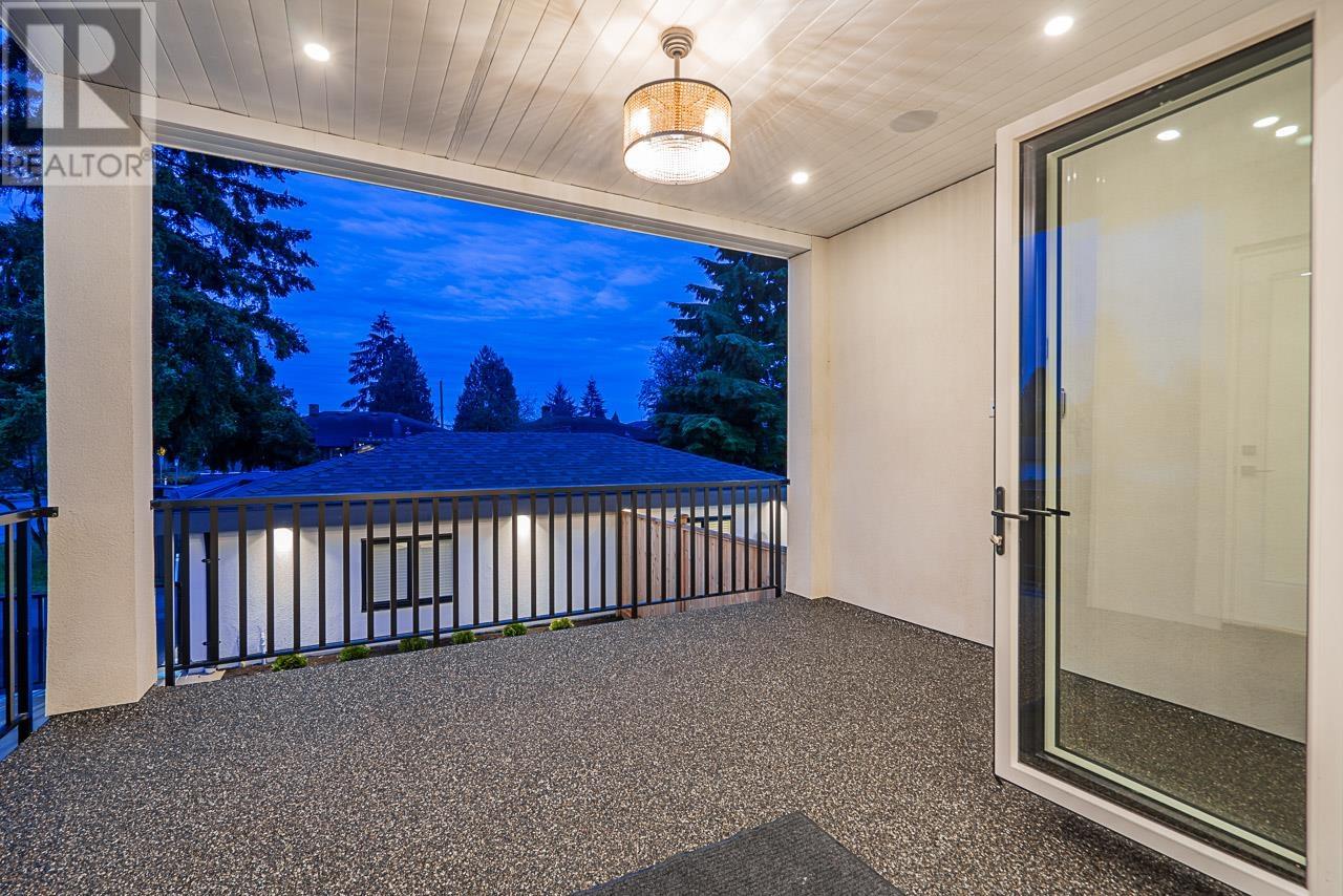 Listing Picture 28 of 40 : 8388 14TH AVENUE, Burnaby / 本拿比 - 魯藝地產 Yvonne Lu Group - MLS Medallion Club Member