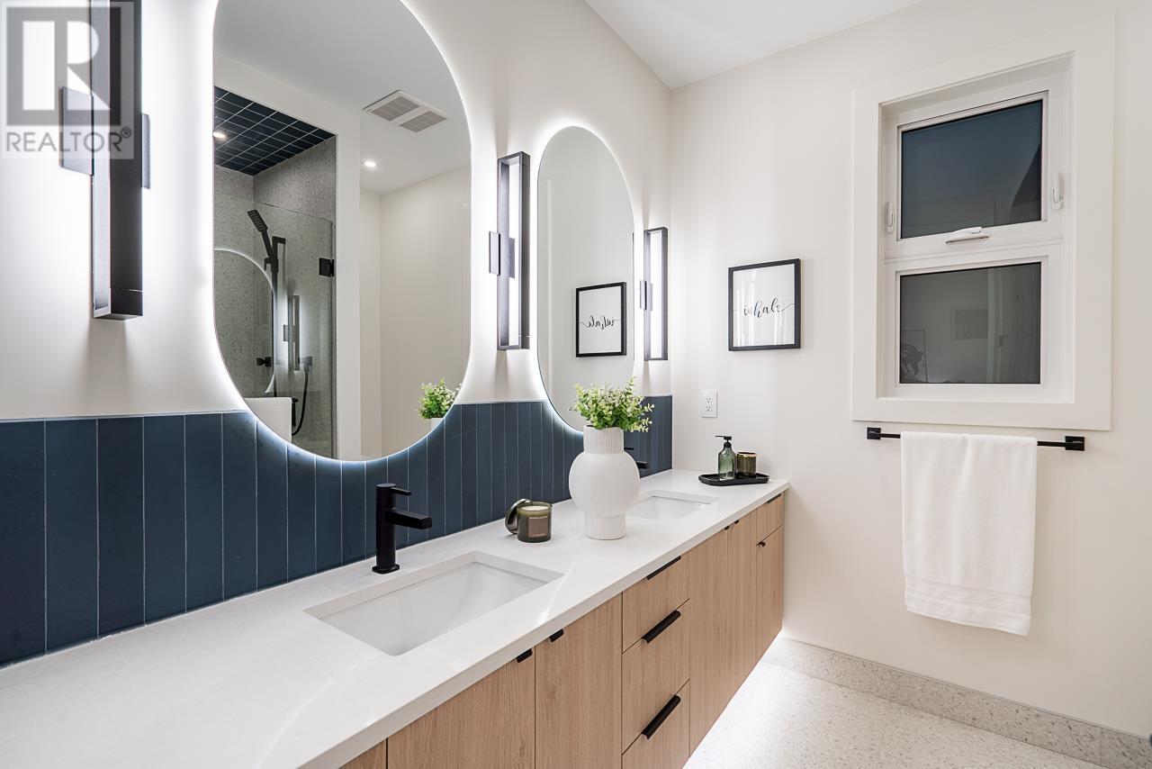 Listing Picture 20 of 40 : 8388 14TH AVENUE, Burnaby / 本拿比 - 魯藝地產 Yvonne Lu Group - MLS Medallion Club Member