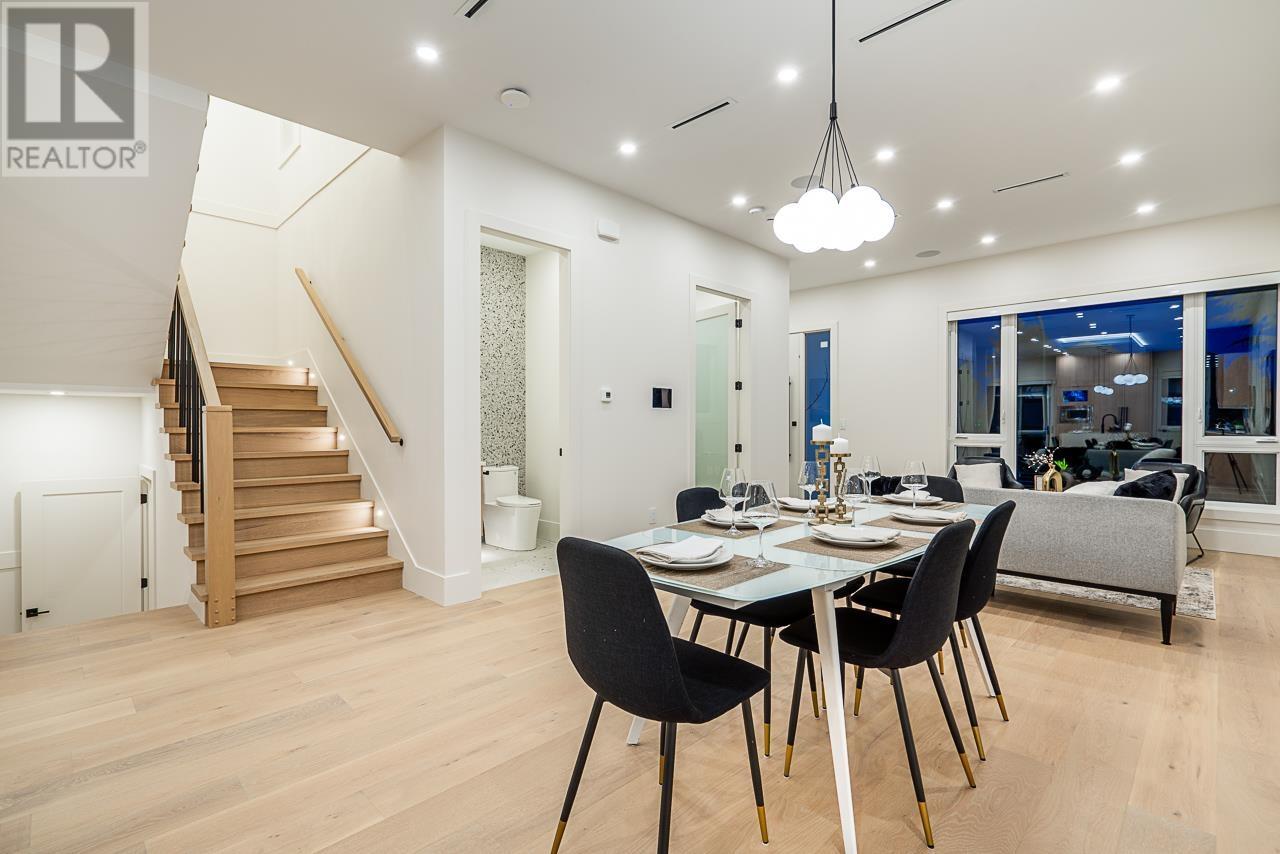 Listing Picture 3 of 40 : 8388 14TH AVENUE, Burnaby / 本拿比 - 魯藝地產 Yvonne Lu Group - MLS Medallion Club Member