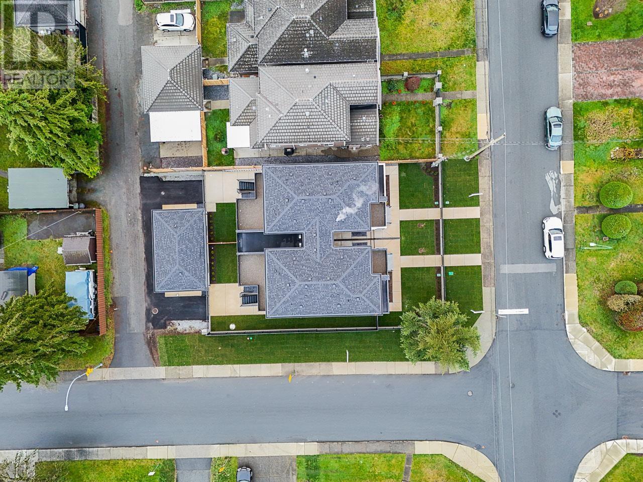 Listing Picture 33 of 40 : 8388 14TH AVENUE, Burnaby / 本拿比 - 魯藝地產 Yvonne Lu Group - MLS Medallion Club Member