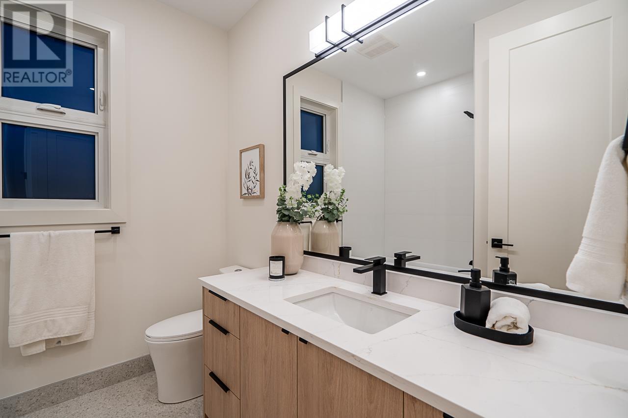 Listing Picture 27 of 40 : 8386 14TH AVENUE, Burnaby / 本拿比 - 魯藝地產 Yvonne Lu Group - MLS Medallion Club Member