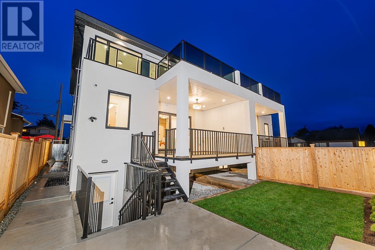 Listing Picture 35 of 40 : 8386 14TH AVENUE, Burnaby / 本拿比 - 魯藝地產 Yvonne Lu Group - MLS Medallion Club Member