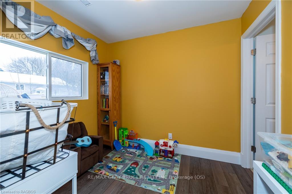 385 Princess Street, Georgian Bluffs, Ontario  N0H 2K0 - Photo 19 - X11823152