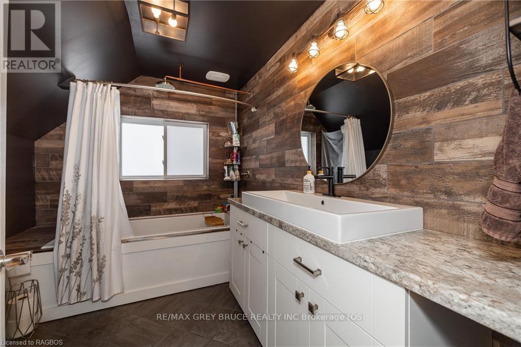 385 Princess Street, Georgian Bluffs, Ontario  N0H 2K0 - Photo 24 - X11823152