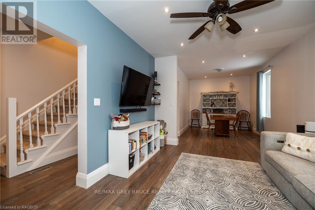 385 Princess Street, Georgian Bluffs, Ontario  N0H 2K0 - Photo 5 - X11823152