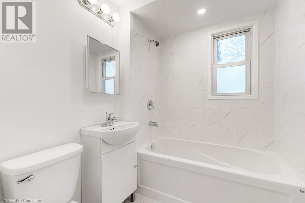 453 Paling AvenueHamilton, Ontario  L8H 5K3 - Photo 15 - 40685063