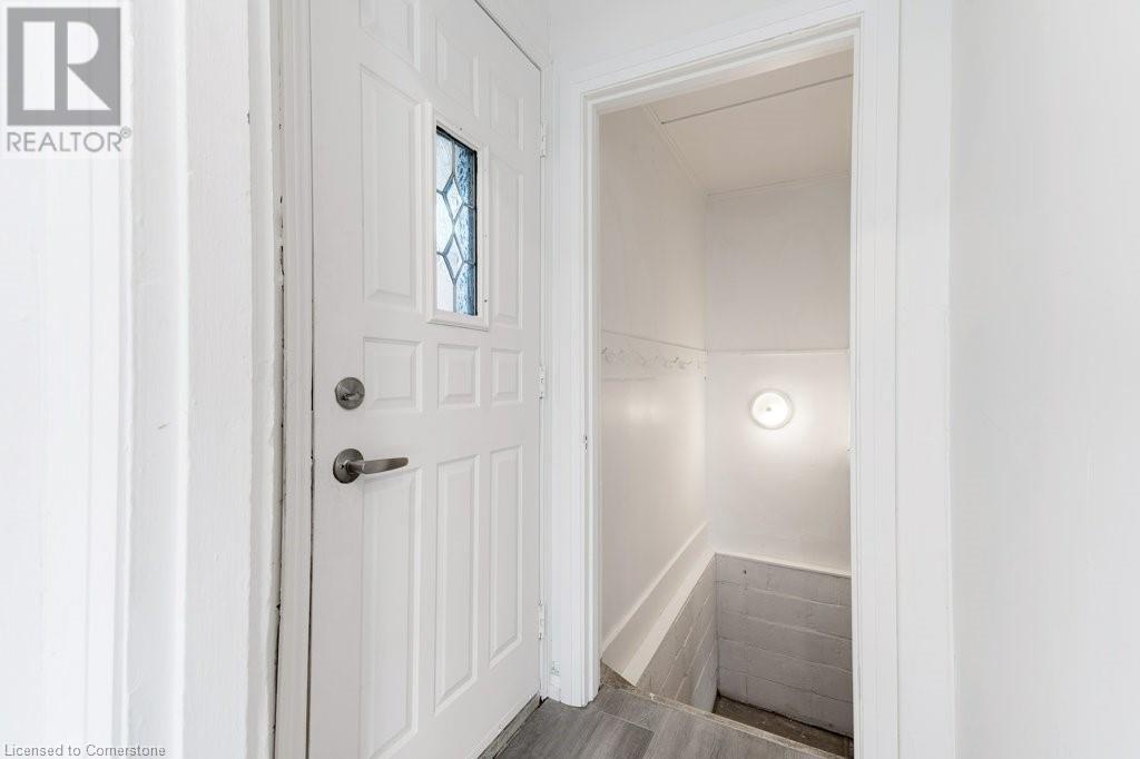 453 Paling AvenueHamilton, Ontario  L8H 5K3 - Photo 16 - 40685063
