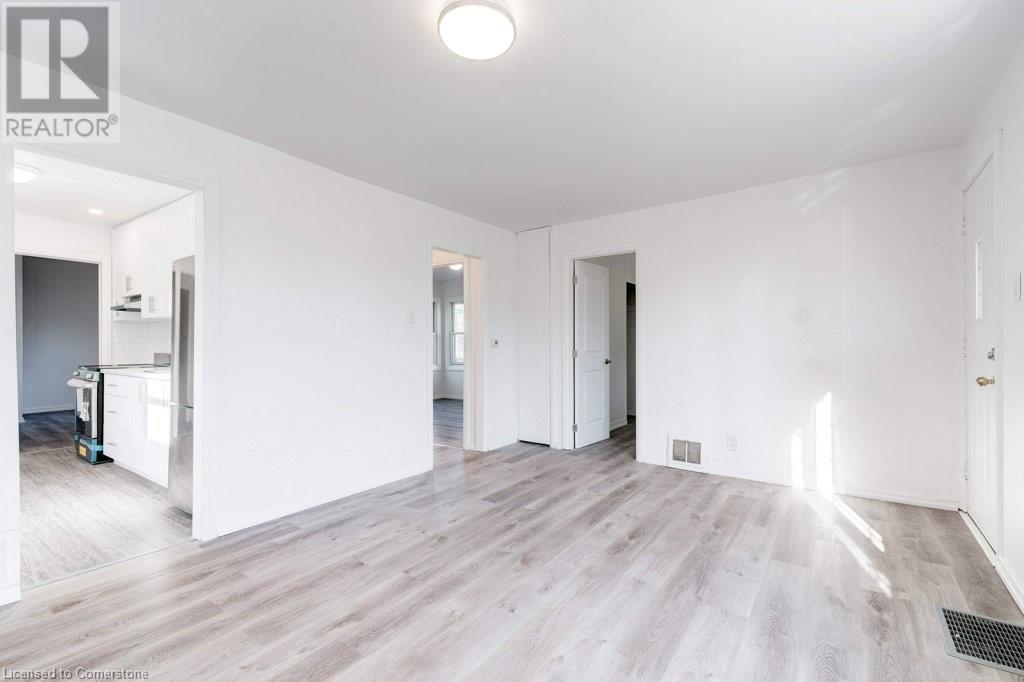 453 Paling AvenueHamilton, Ontario  L8H 5K3 - Photo 6 - 40685063