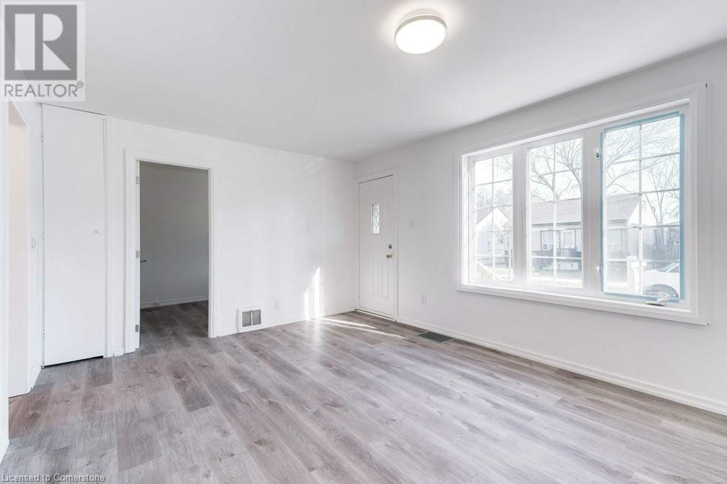 453 Paling AvenueHamilton, Ontario  L8H 5K3 - Photo 7 - 40685063