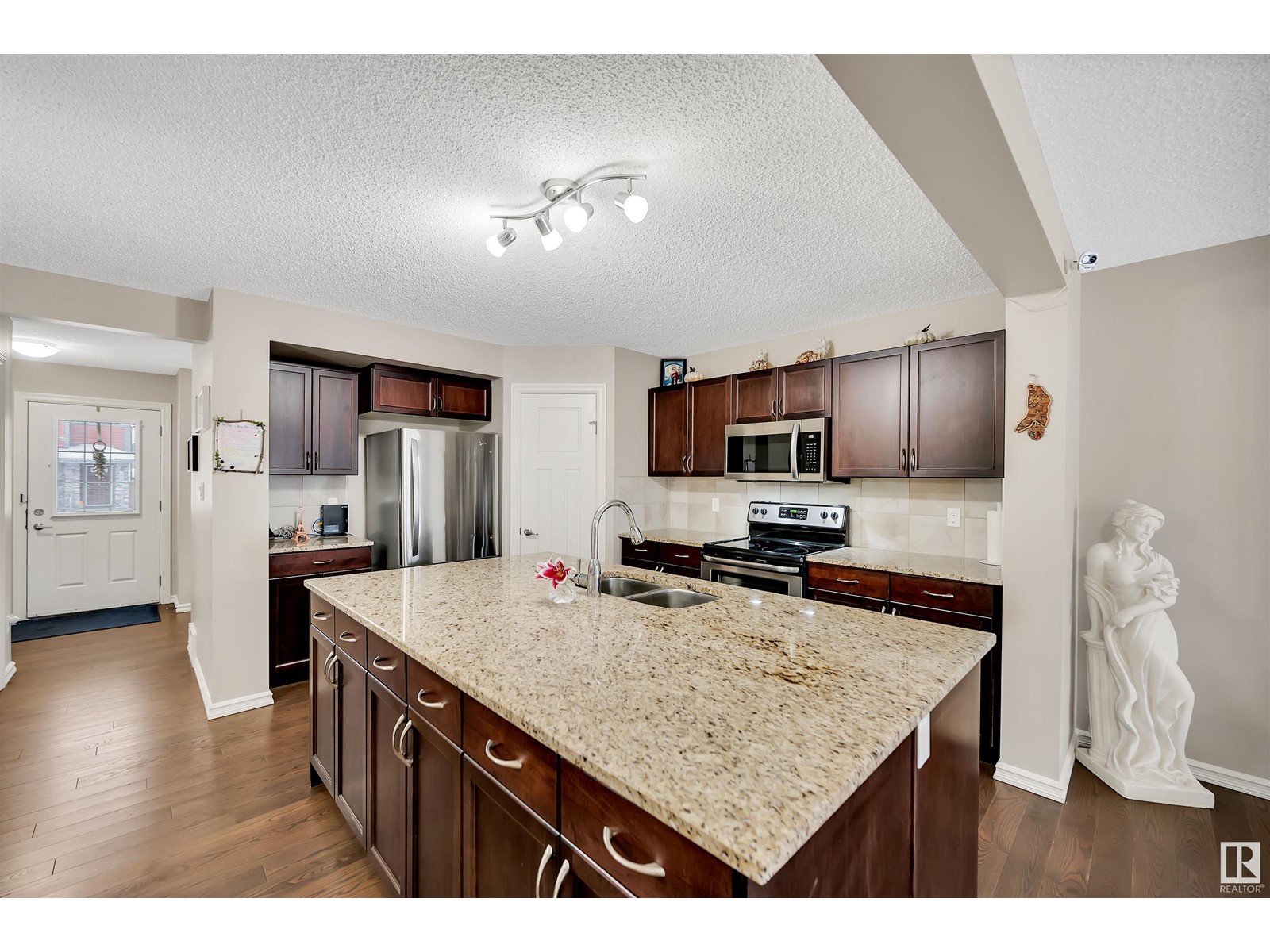 21916 90 Av Nw, Edmonton, Alberta  T5T 6Z9 - Photo 10 - E4415811