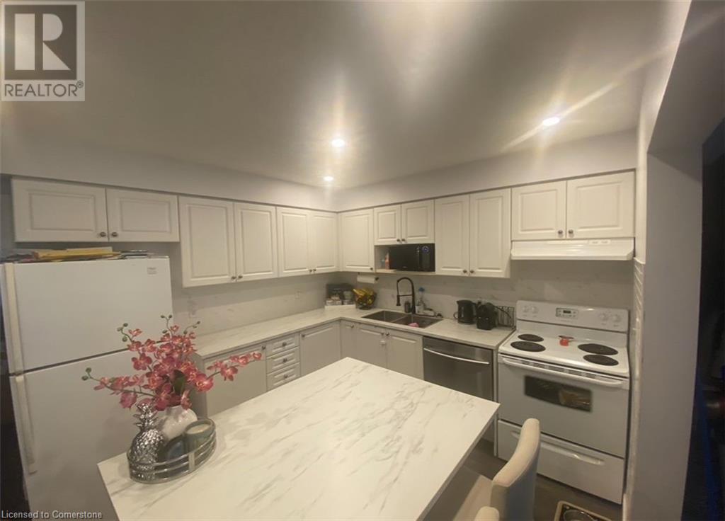 10 Brookfield Crescent, Kitchener, Ontario  N2E 0A7 - Photo 4 - 40685038