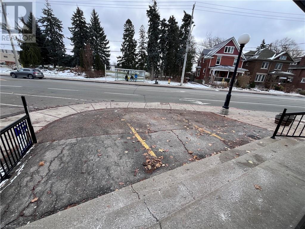 744-746 Queen Street S, Kitchener, Ontario  N2M 1A4 - Photo 2 - 40655187