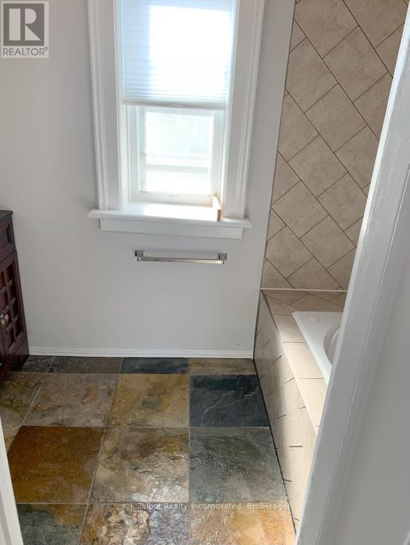 92 Newgate Street, Goderich, Ontario  N7A 1P4 - Photo 4 - X11881188