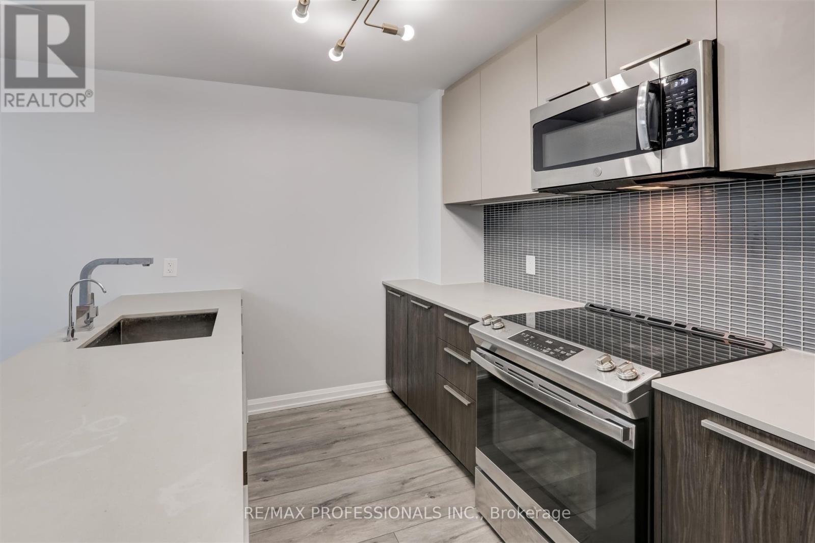 Th23 - 10 Brin Drive, Toronto, Ontario  M8X 0B3 - Photo 17 - W11892310