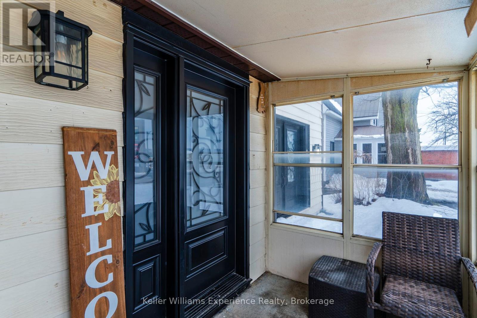 149 Main Street, Penetanguishene, Ontario  L9M 1L7 - Photo 3 - S11890630