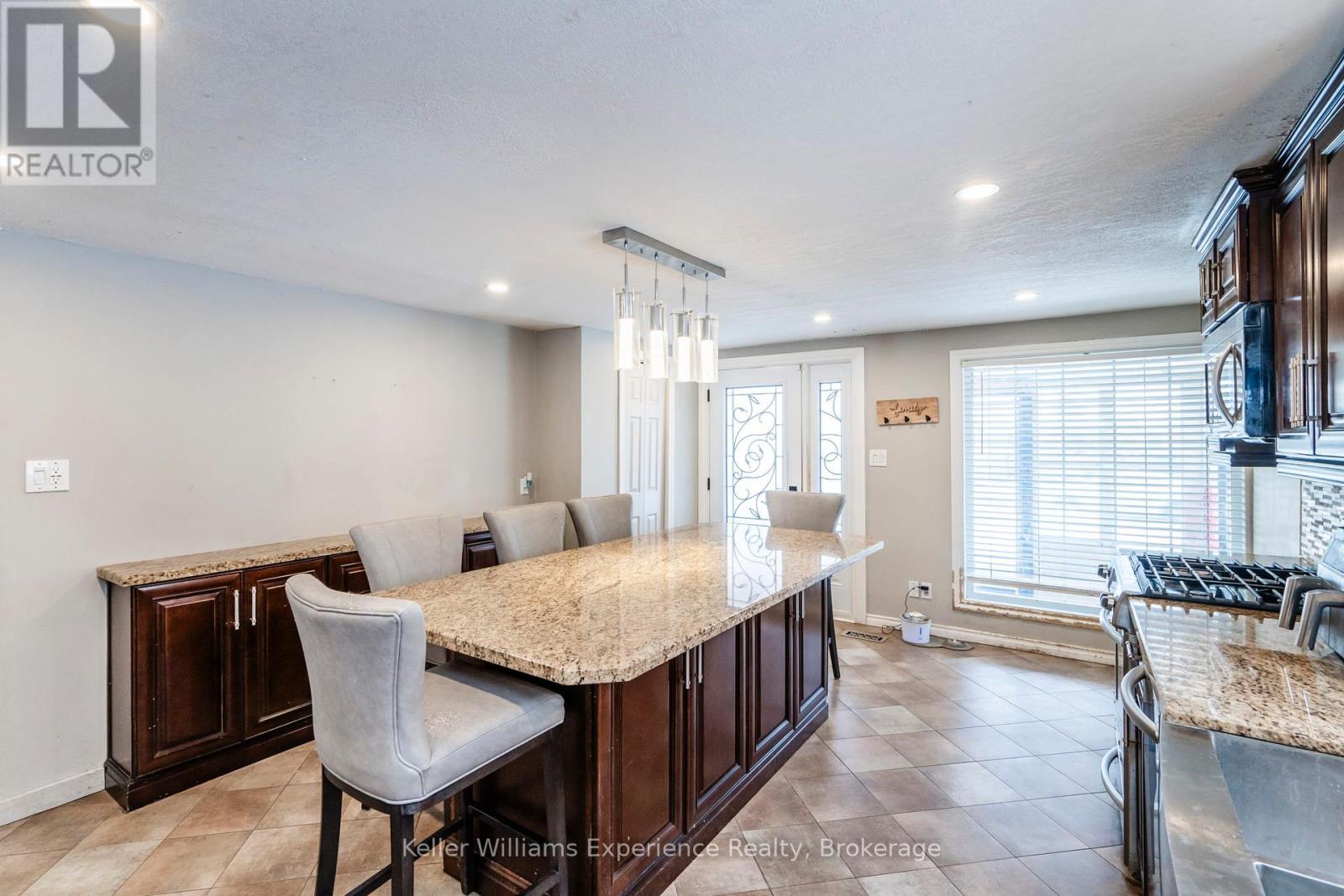 149 Main Street, Penetanguishene, Ontario  L9M 1L7 - Photo 9 - S11890630