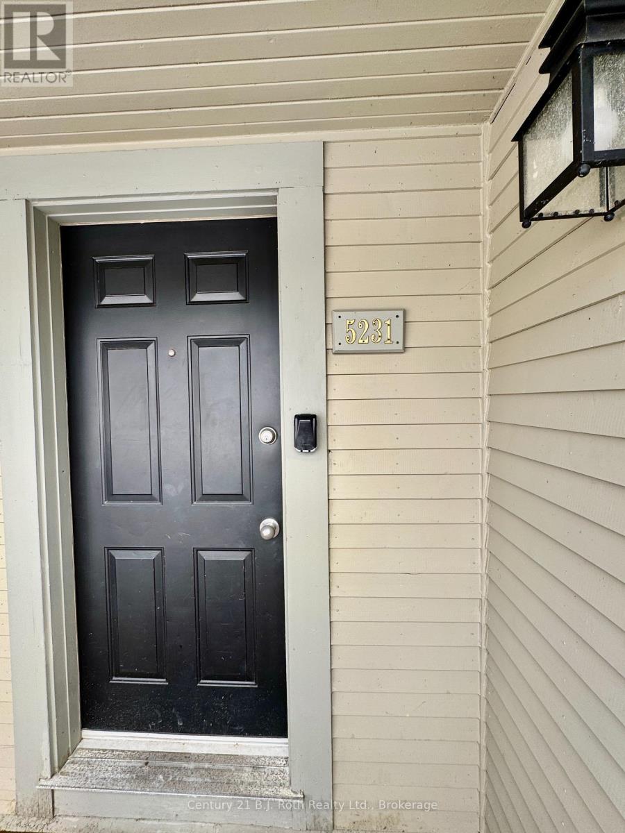 5231 Signature Grandview Drive, Huntsville, Ontario  P1H 2N1 - Photo 5 - X11892453